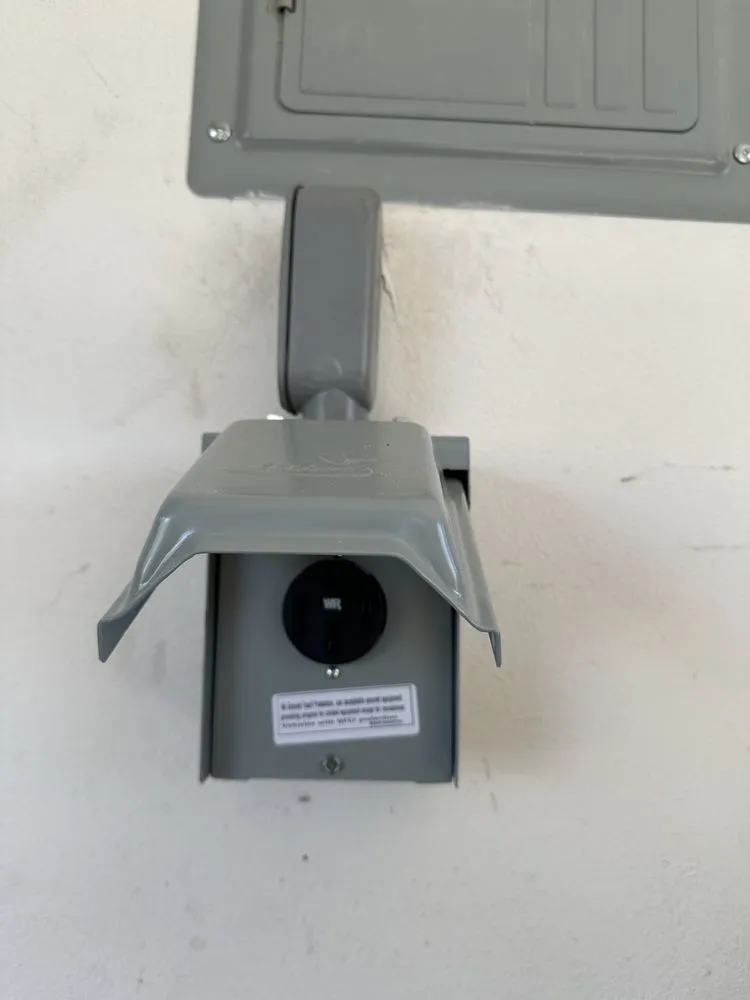 Slide of Shahtar Electrical Services