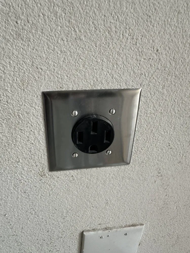 Slide of Shahtar Electrical Services