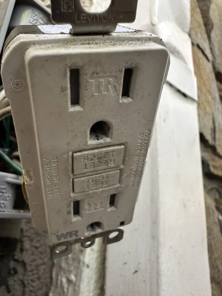 Slide of Shahtar Electrical Services