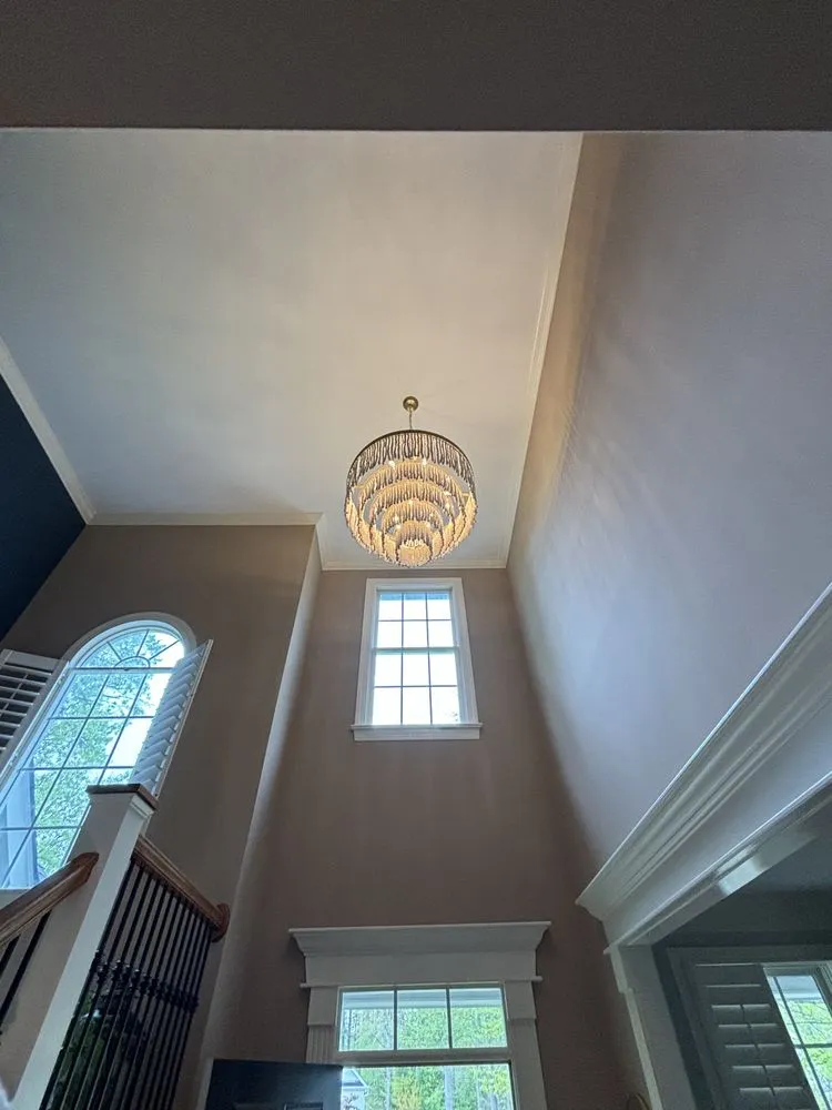 Certified electrician providing lighting installation in , 