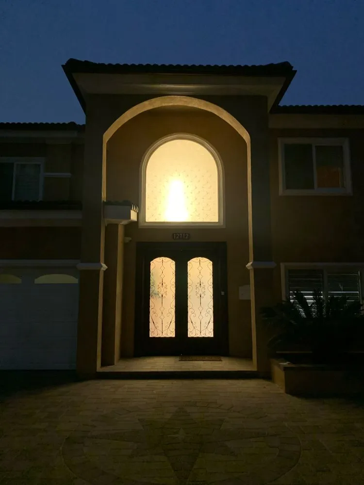 Slide of Shanes Electric