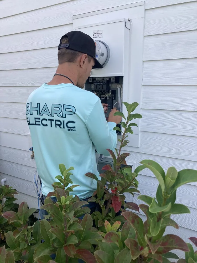 Emergency electrical service for homes in electrical repair,  by 