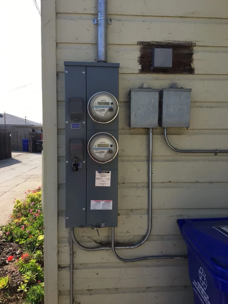 Trusted outlet and switch repair in , by Shawn Swearingen Electric