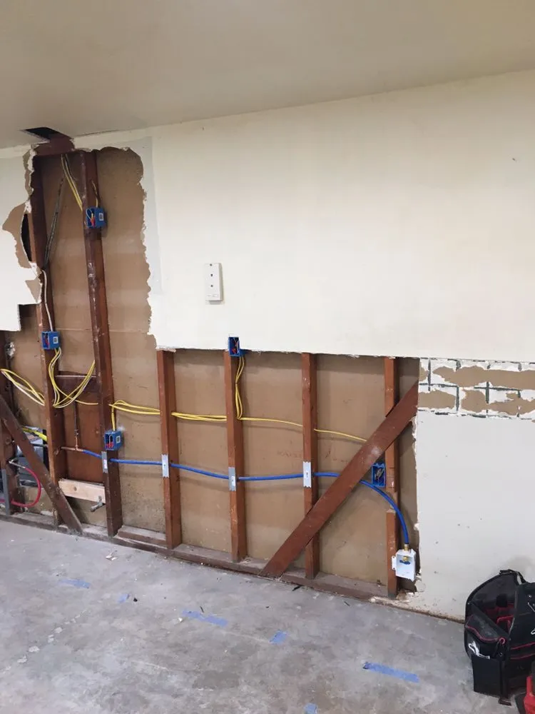 Slide of Shawn Swearingen Electric