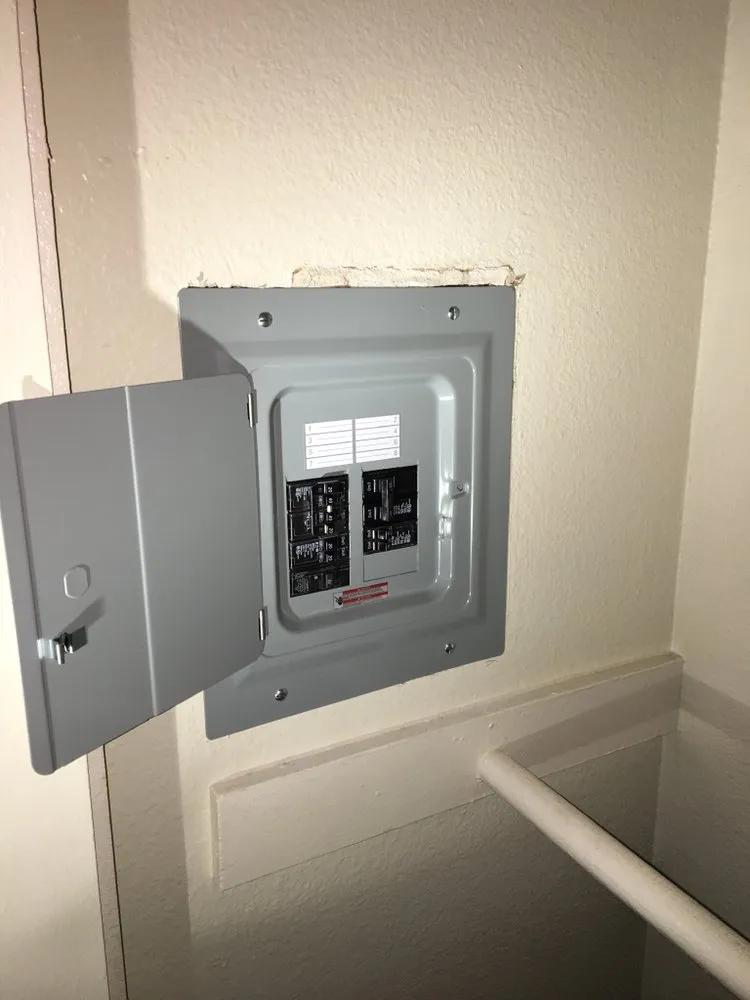 Slide of Shawn Swearingen Electric