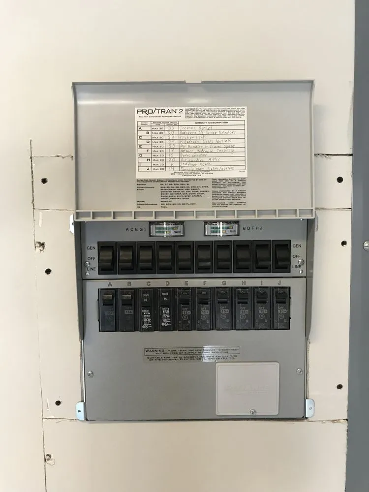 Licensed electrician providing electrical repair in ,