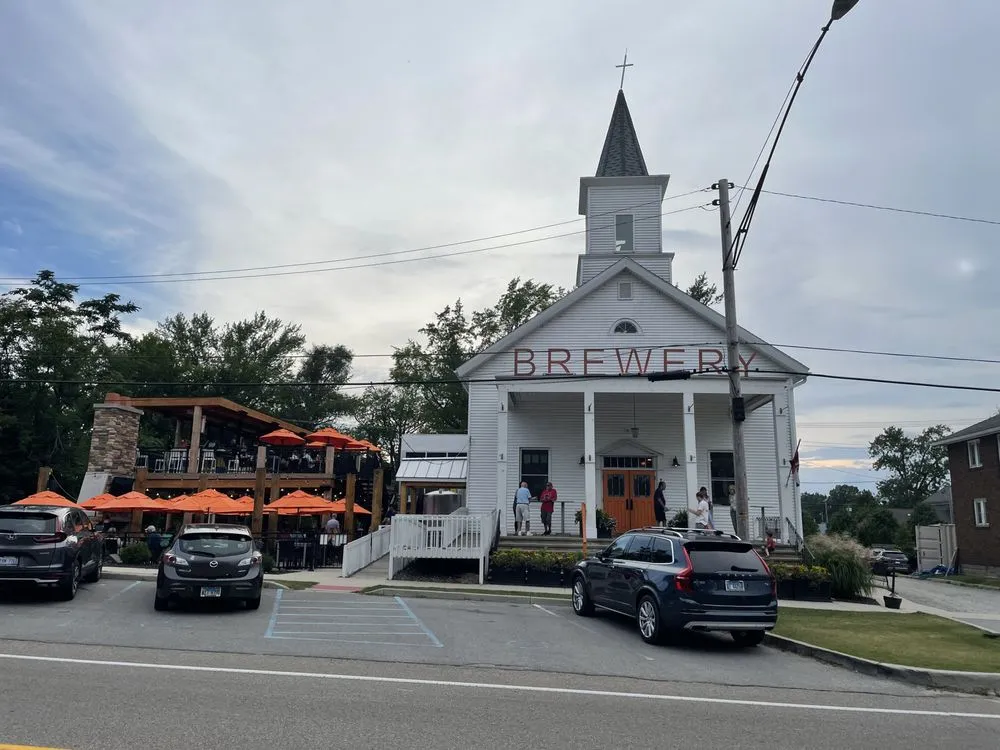 Expert electrical service for homes in emergency electrical service, by