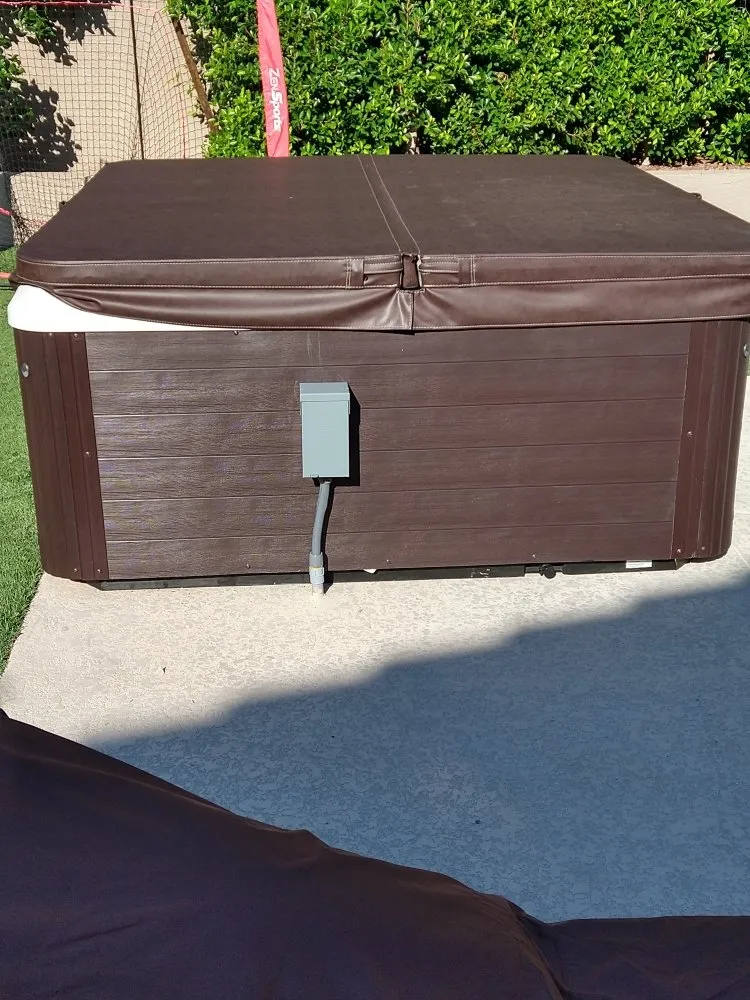 Licensed electrical service for homes in circuit breaker repair, by