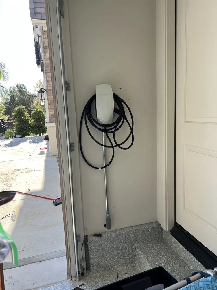 Slide of Shorty’s electric