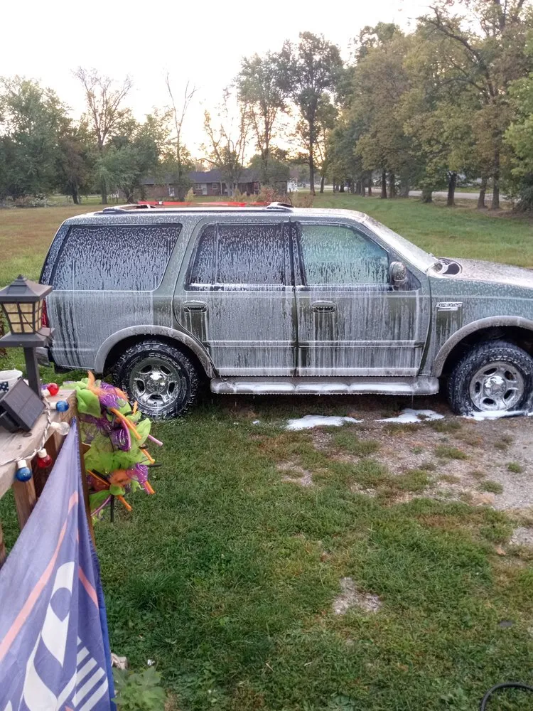 Trusted electrician providing outlet and switch repair in Laddonia, MO - ShowMe Soft Wash