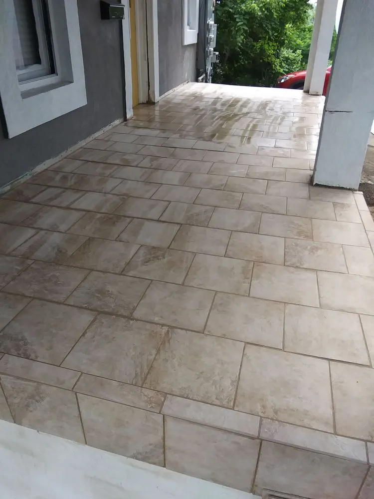 Slide of Show's Construction