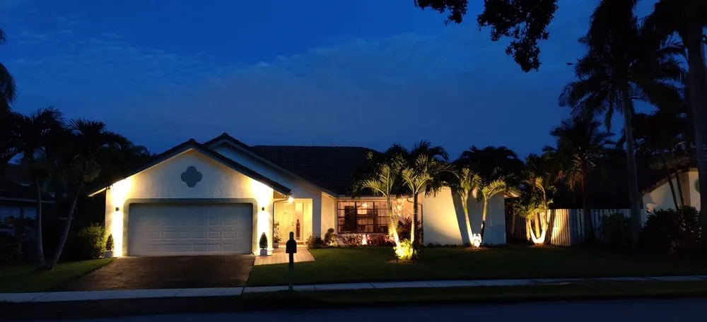 Emergency electrician providing outlet and switch repair in Port St. Lucie, FL - SHS Electrician