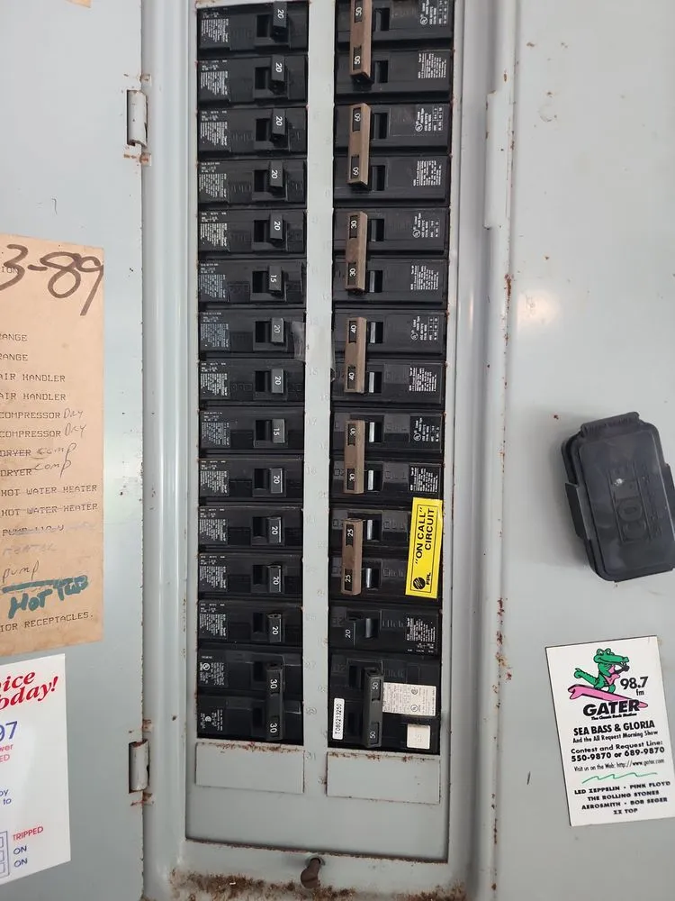 Licensed electrician providing panel upgrade in Port St. Lucie, FL - SHS Electrician