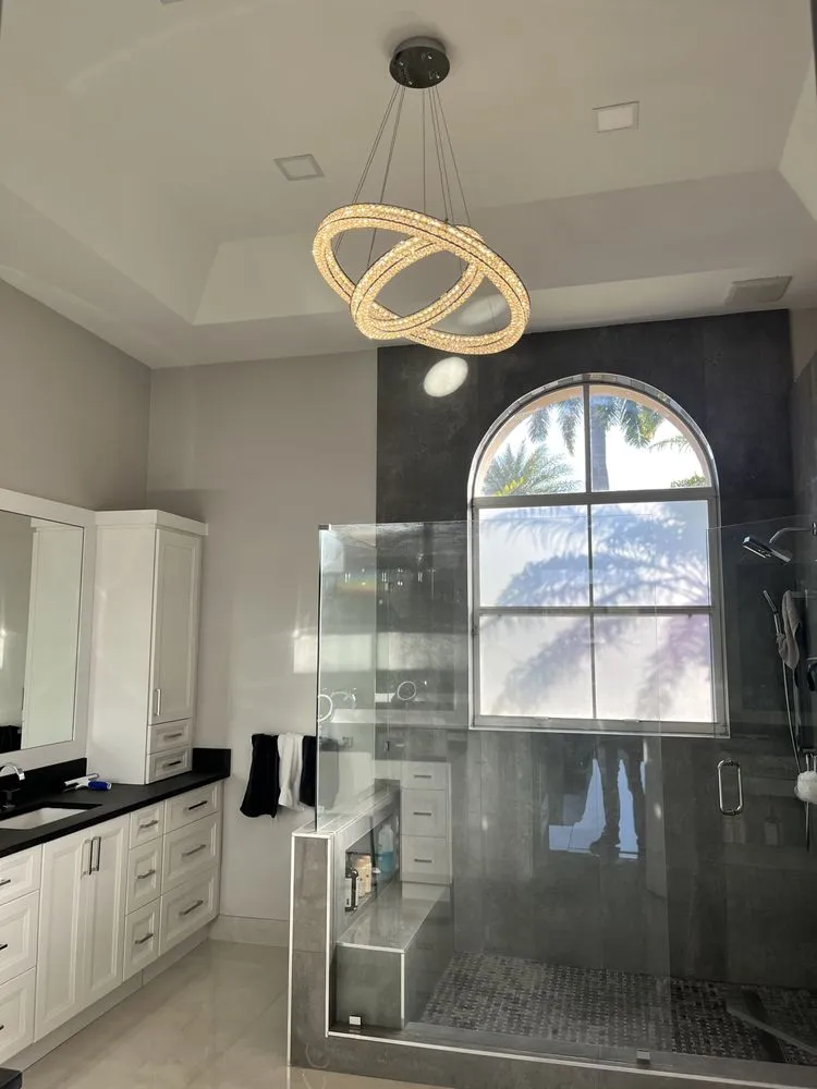 Trusted electrician providing circuit breaker repair in Port St. Lucie, FL - SHS Electrician