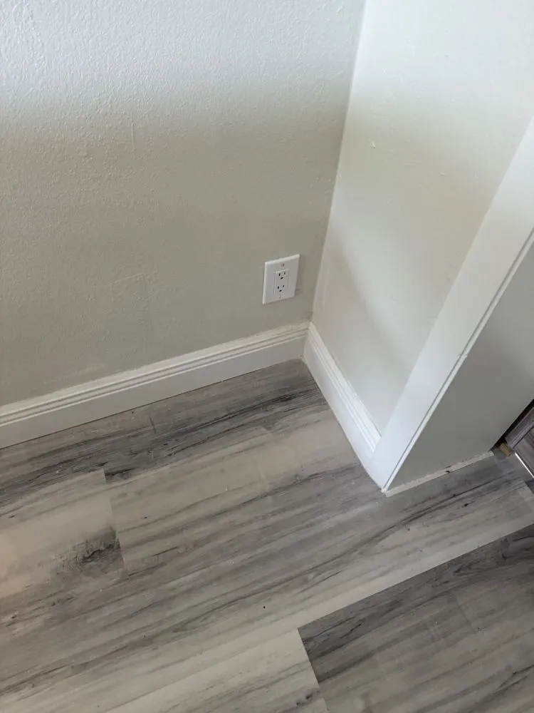 Expert electrician providing circuit breaker repair in , 