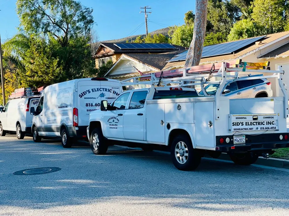 Reliable electrician providing emergency electrical service in , 