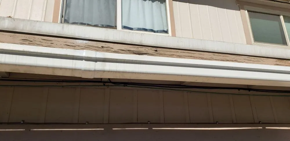 Certified electrician providing lighting installation in , 