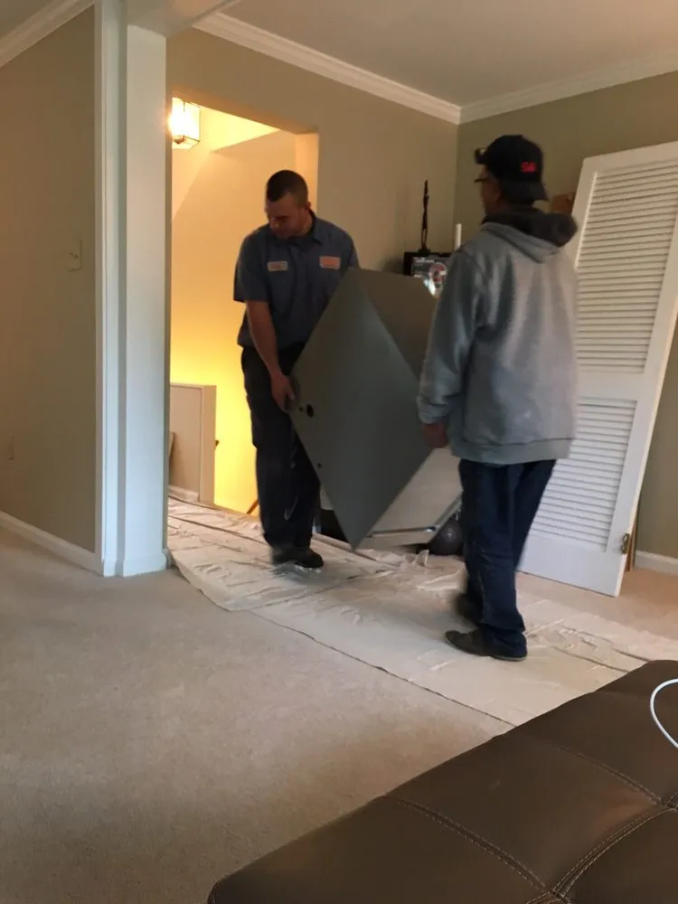 Licensed electrician providing lighting installation in , 