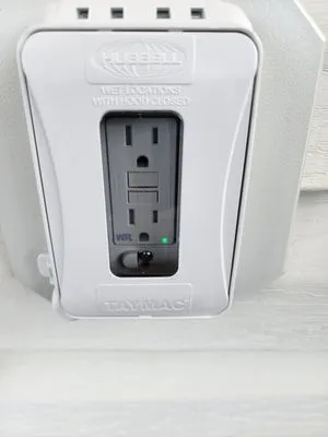 Silver Lake Certified Electrician Logo