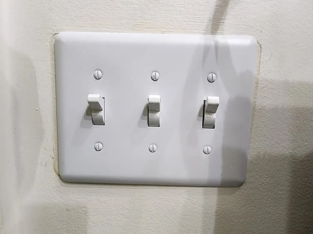 Slide of Silver Lake Master Electrician