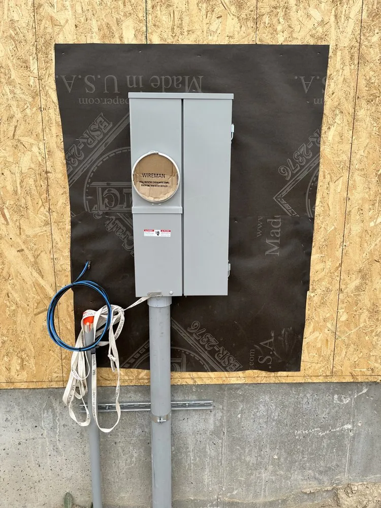 Slide of Silver Summit Electric