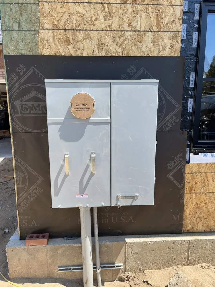 Slide of Silver Summit Electric