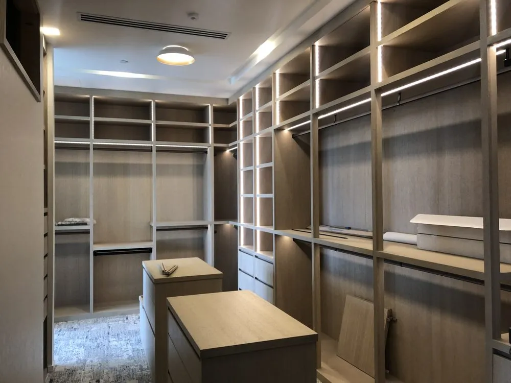 Slide of SILVR Electric