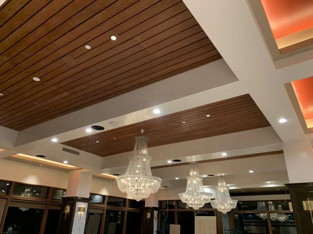 Emergency electrician providing emergency electrical service in , 