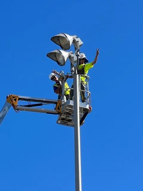 Reliable electrical service for homes in lighting installation, by