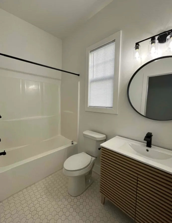 Slide of Singer Contracting