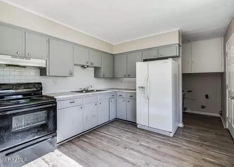 Slide of Sino Home Deco