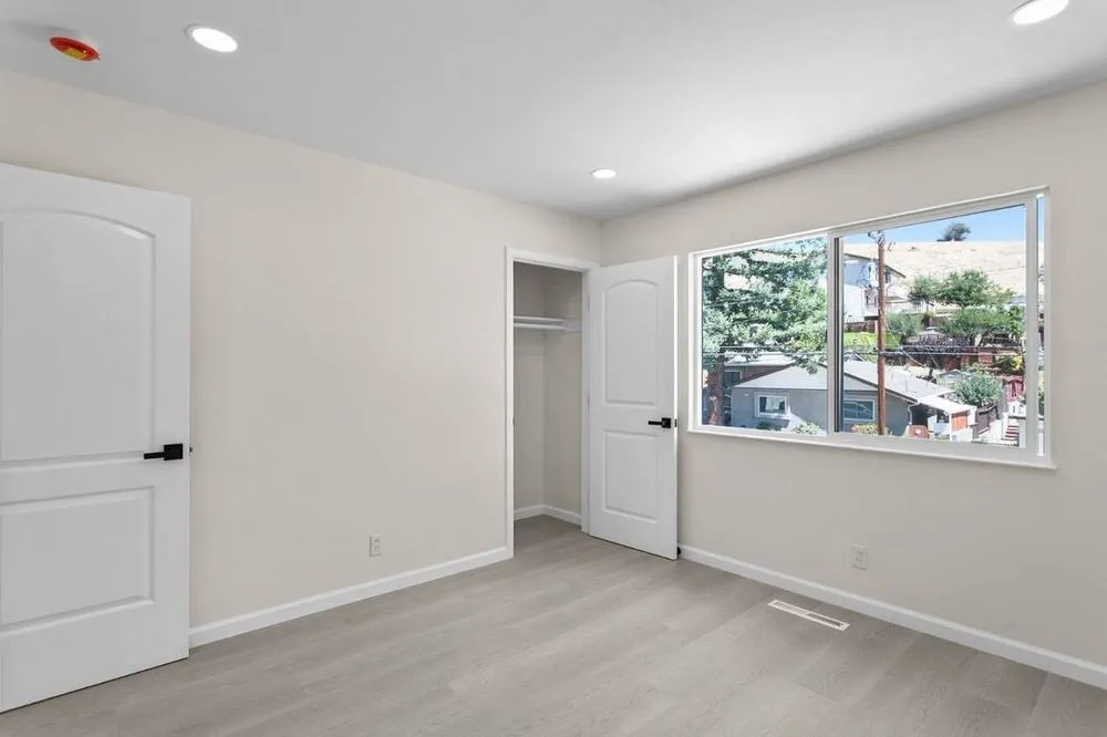 Slide of Sino Home Deco