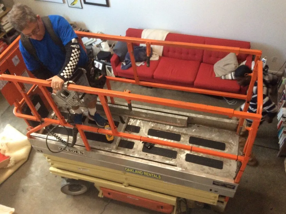 Certified electrician providing electrical repair in , 