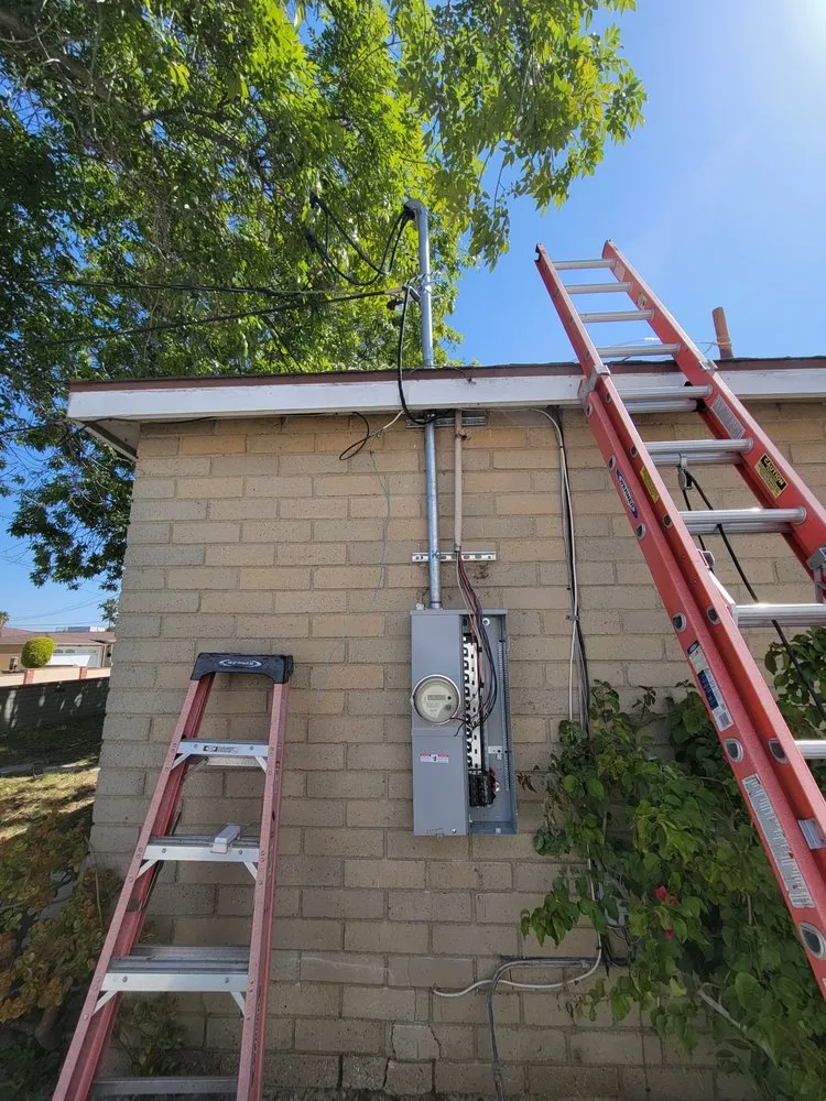 Expert outlet and switch repair service in San Fernando Valley, CA - Skayla Electric