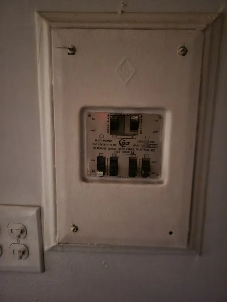 Emergency outlet and switch repair experts serving San Fernando Valley, CA - Skayla Electric