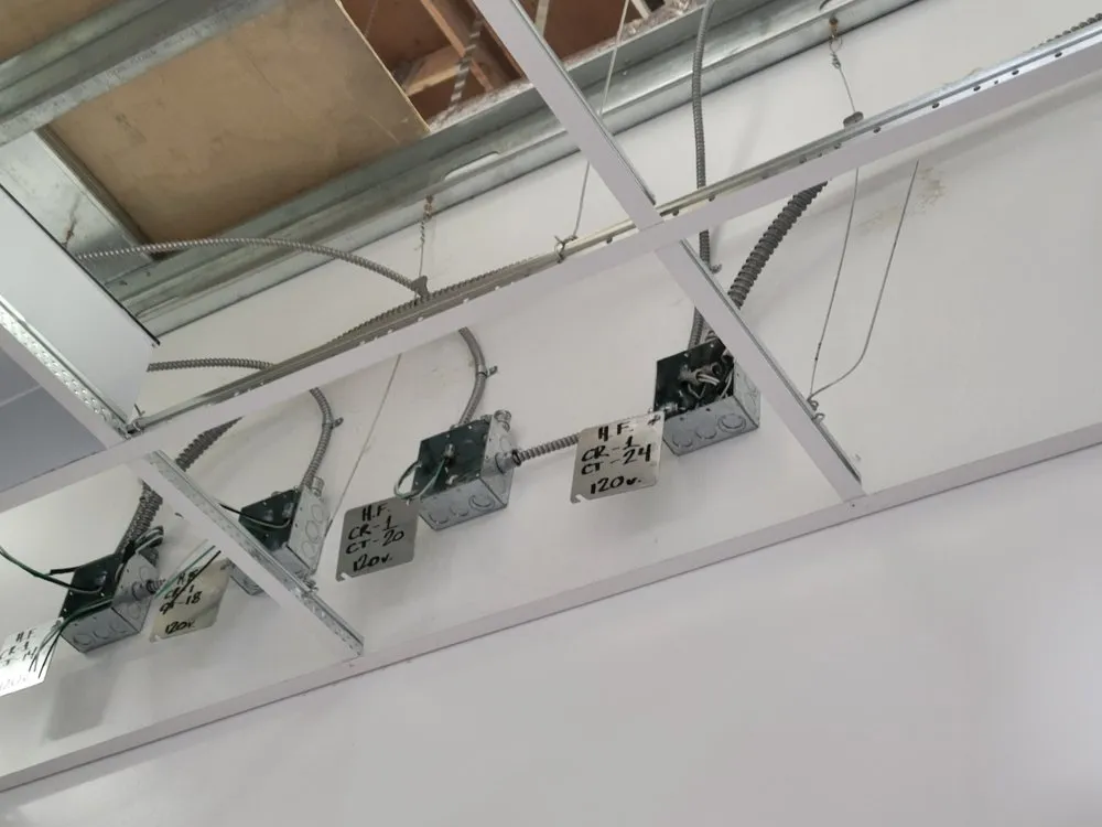 Certified outlet and switch repair in San Fernando Valley, CA by Skayla Electric