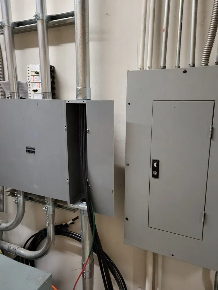 Reliable electrician providing emergency electrical service in San Fernando Valley, CA - Skayla Electric