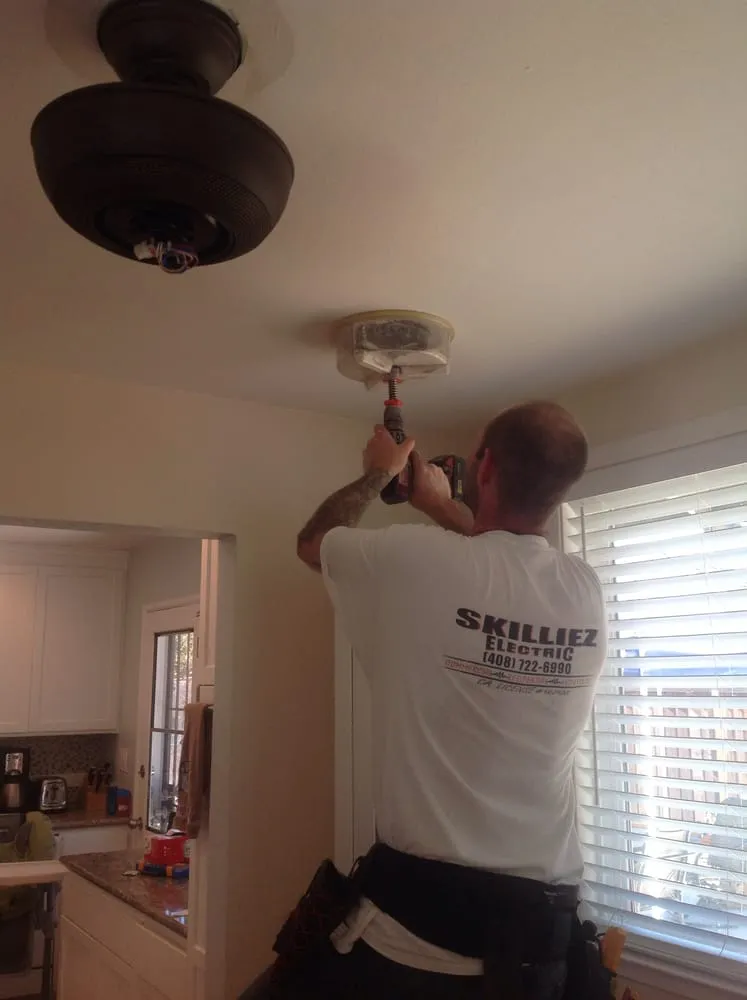 Slide of Skilliez Electric