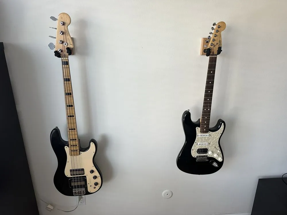 Slide of Skilly Hand