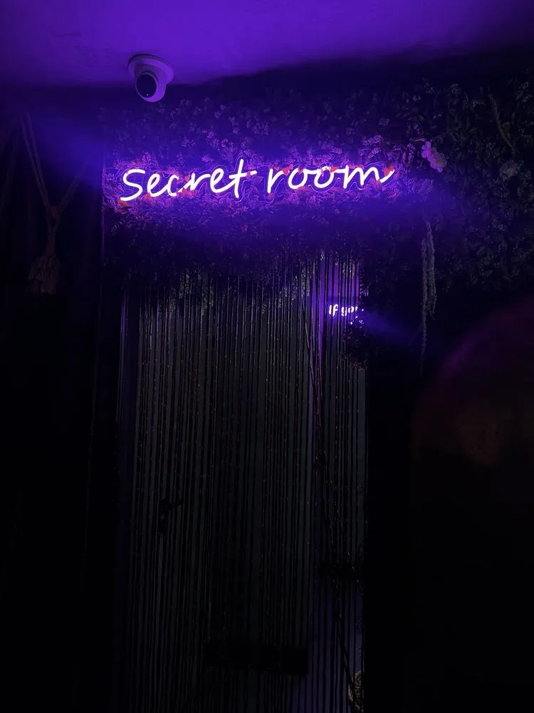 Slide of Skilly Hand