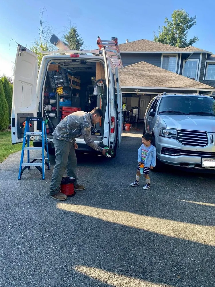 Emergency electrician providing lighting installation in Arlington, WA - Skyline Electrical Services
