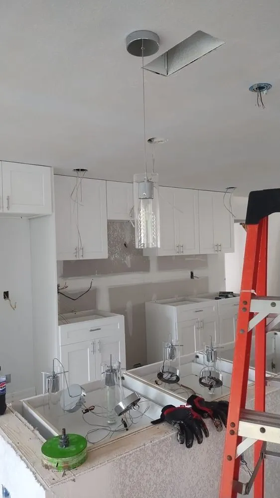 Slide of SM Electric Contractor Service