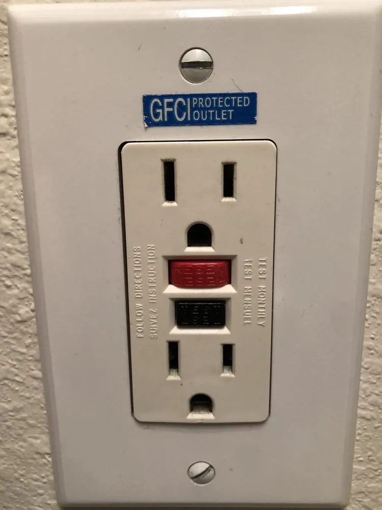 Emergency electrician providing lighting installation in ,