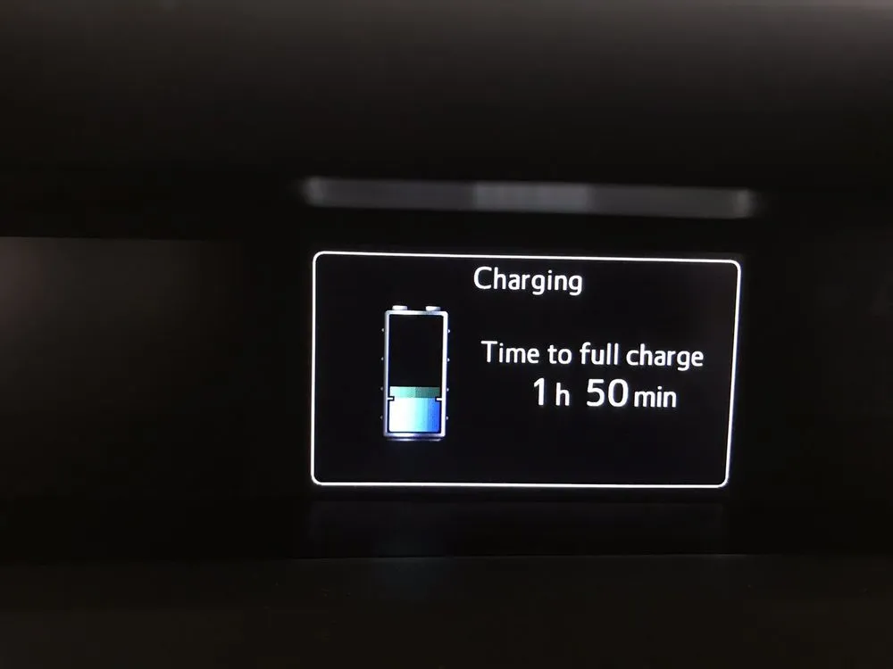 Certified electrician providing lighting installation in , 