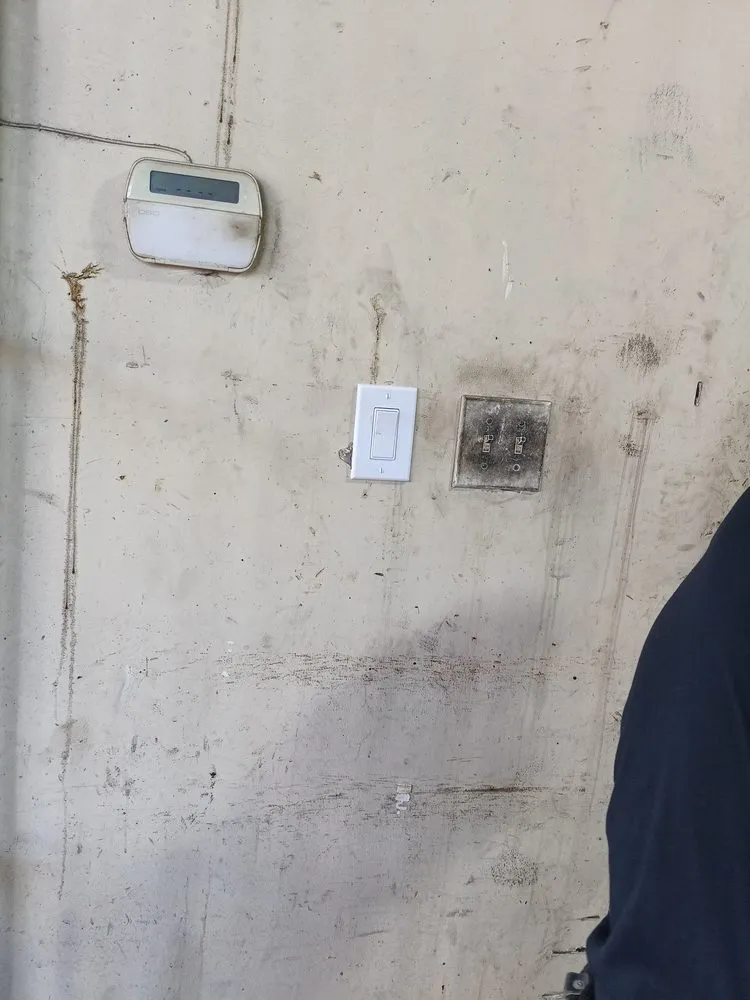 Slide of Smart Electric en Remodeling