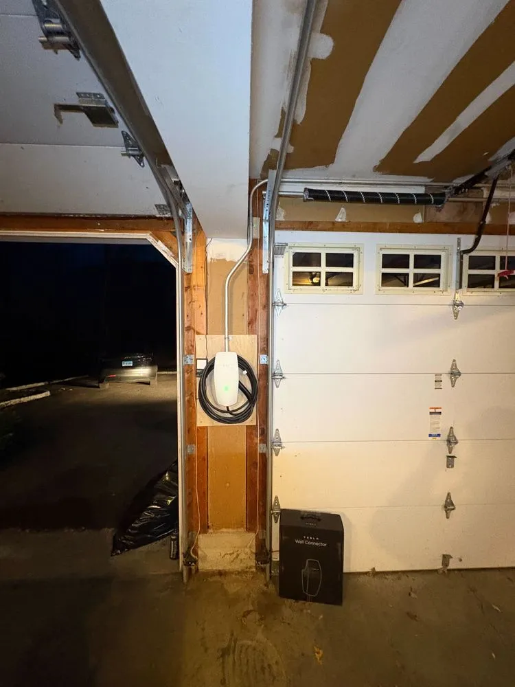 Expert emergency electrical service service in ,  - Smart Electrical Solutions