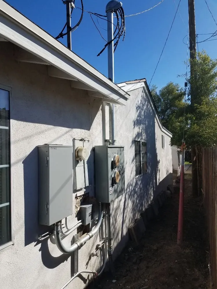 Licensed electrician providing lighting installation in los angels, CA - Smart Home Power Electric