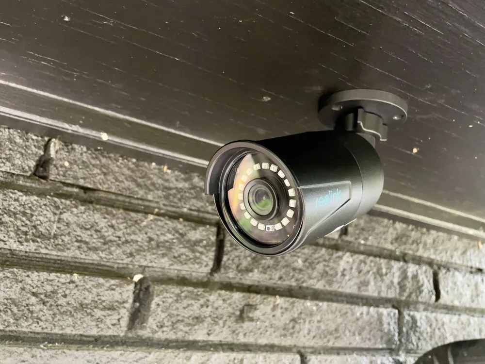 Professional electrician providing lighting installation in , 