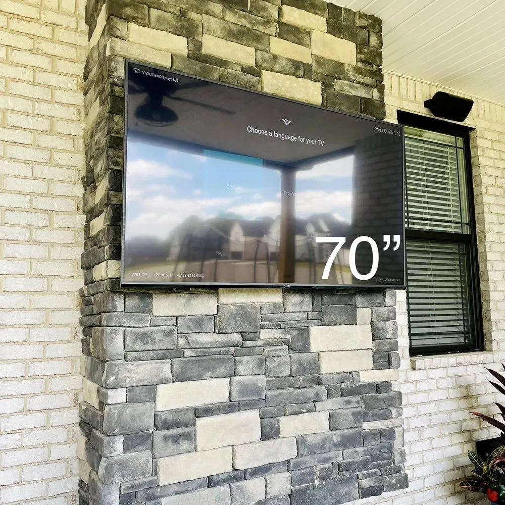 Emergency electrician providing outlet and switch repair in , 