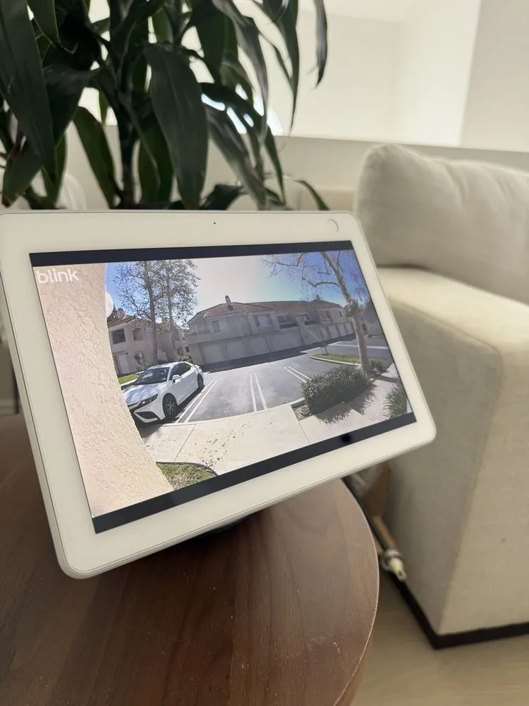 Reliable electrician providing circuit breaker repair in , 